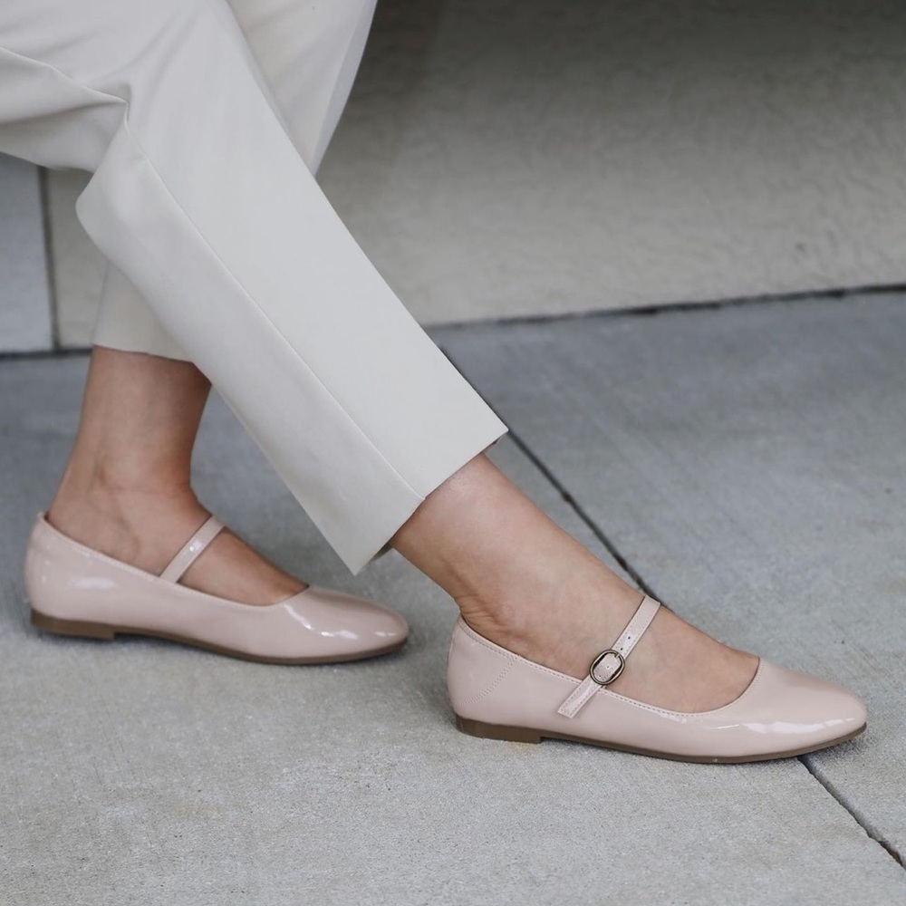 Round Toe Mary Jane Shoes, patent faux leather, beige color, size 6